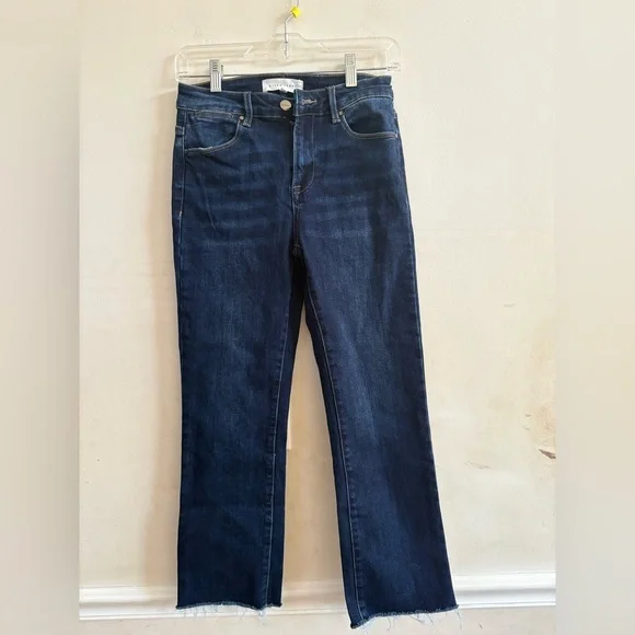 RISEN EVERMORE MID RISE ANKLE FLARE RAW HEM
SIZE 26 x24” - Picture 4 of 5